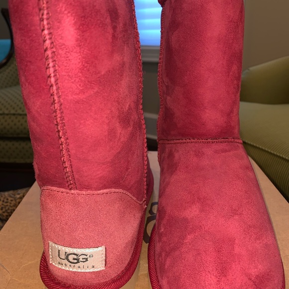UGG short boot in RUBY - Picture 4 of 7